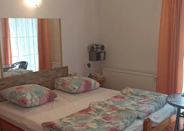 Hotelik Komandor Homestay *